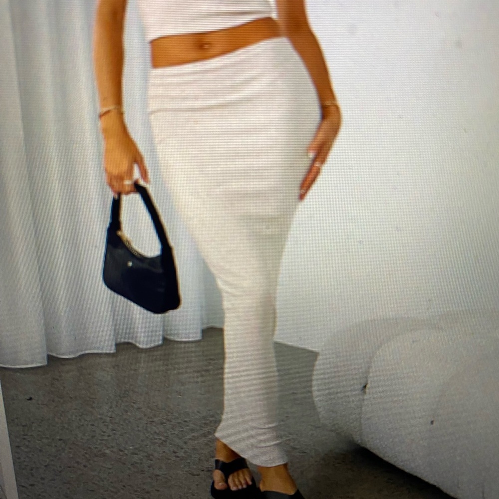 Women’s White Fox ribbed maxi skirt in Oatmeal. Size medium. Worn one time.